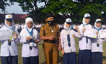 Lima Siswa SMPN 1 Bulukumba Raih 4 Emas, 3 Perak dan 1 Perunggu pada Kejuaraan Karate